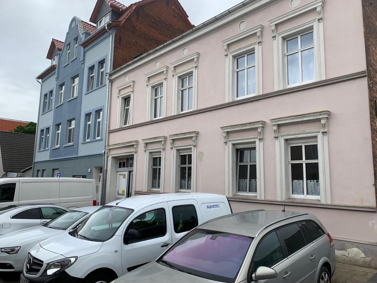 Best-Preis -Gold Suite- Mit Netflix, Self-Check-In, Ebike Ladestation, Fahrradraum, Wlan, Netflix Und Massagesessel - Direkt Am Elberadweg Im Herzen Von Wittenberge Exterior foto