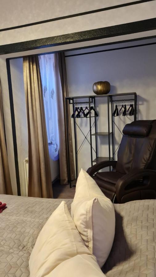 Best-Preis -Gold Suite- Mit Netflix, Self-Check-In, Ebike Ladestation, Fahrradraum, Wlan, Netflix Und Massagesessel - Direkt Am Elberadweg Im Herzen Von Wittenberge Exterior foto