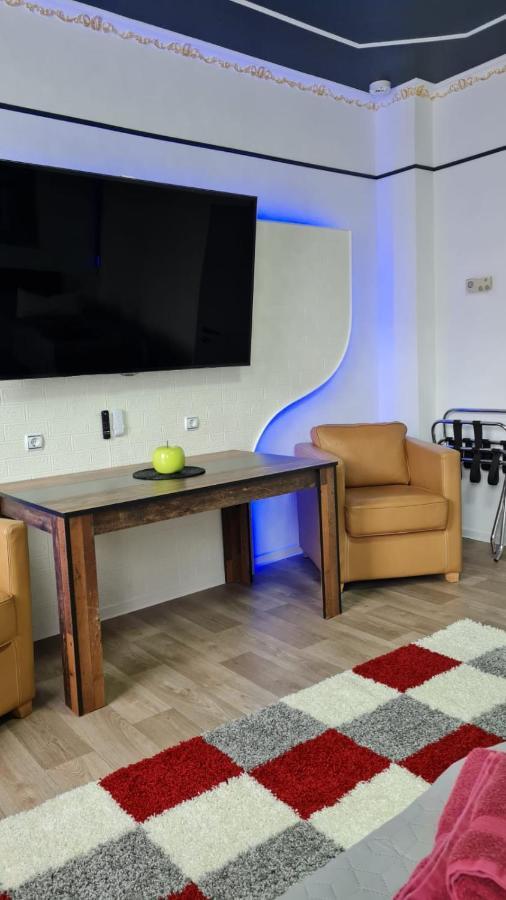 Best-Preis -Gold Suite- Mit Netflix, Self-Check-In, Ebike Ladestation, Fahrradraum, Wlan, Netflix Und Massagesessel - Direkt Am Elberadweg Im Herzen Von Wittenberge Exterior foto
