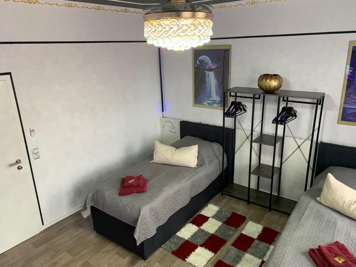 Best-Preis -Gold Suite- Mit Netflix, Self-Check-In, Ebike Ladestation, Fahrradraum, Wlan, Netflix Und Massagesessel - Direkt Am Elberadweg Im Herzen Von Wittenberge Exterior foto
