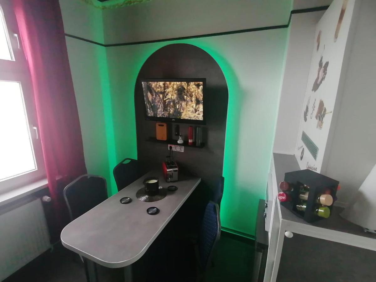 Best-Preis -Gold Suite- Mit Netflix, Self-Check-In, Ebike Ladestation, Fahrradraum, Wlan, Netflix Und Massagesessel - Direkt Am Elberadweg Im Herzen Von Wittenberge Exterior foto