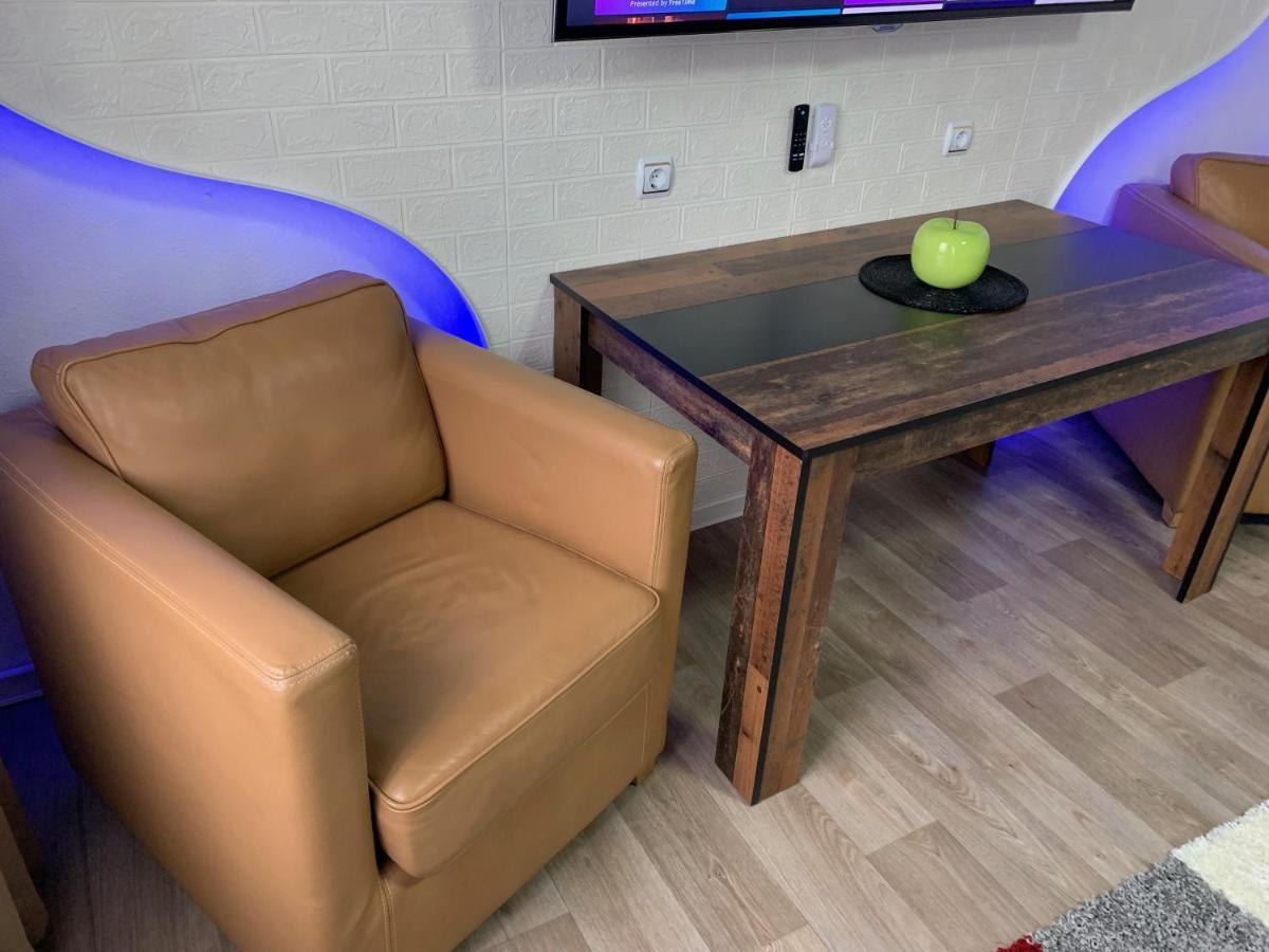 Best-Preis -Gold Suite- Mit Netflix, Self-Check-In, Ebike Ladestation, Fahrradraum, Wlan, Netflix Und Massagesessel - Direkt Am Elberadweg Im Herzen Von Wittenberge Exterior foto