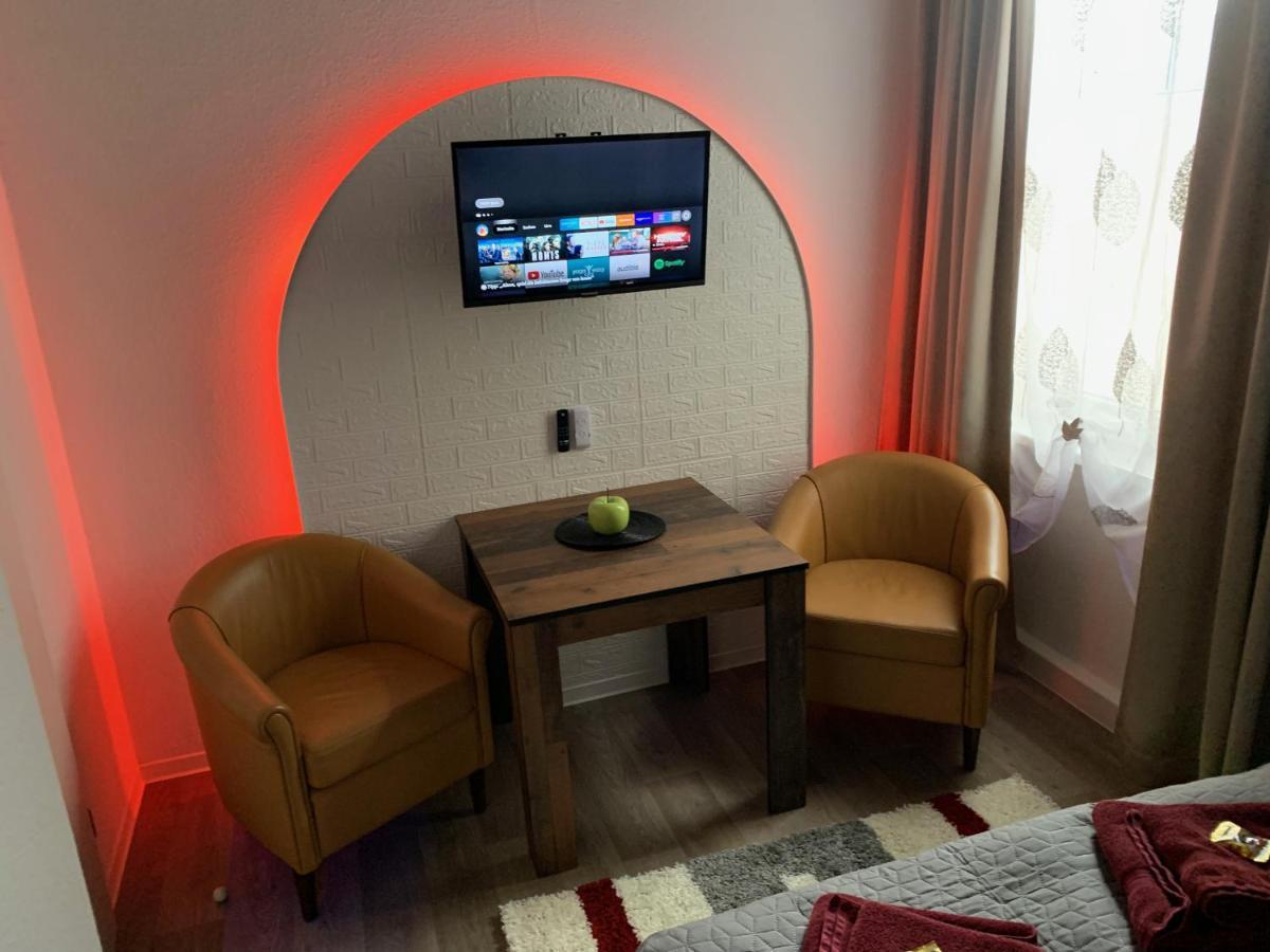 Best-Preis -Gold Suite- Mit Netflix, Self-Check-In, Ebike Ladestation, Fahrradraum, Wlan, Netflix Und Massagesessel - Direkt Am Elberadweg Im Herzen Von Wittenberge Exterior foto